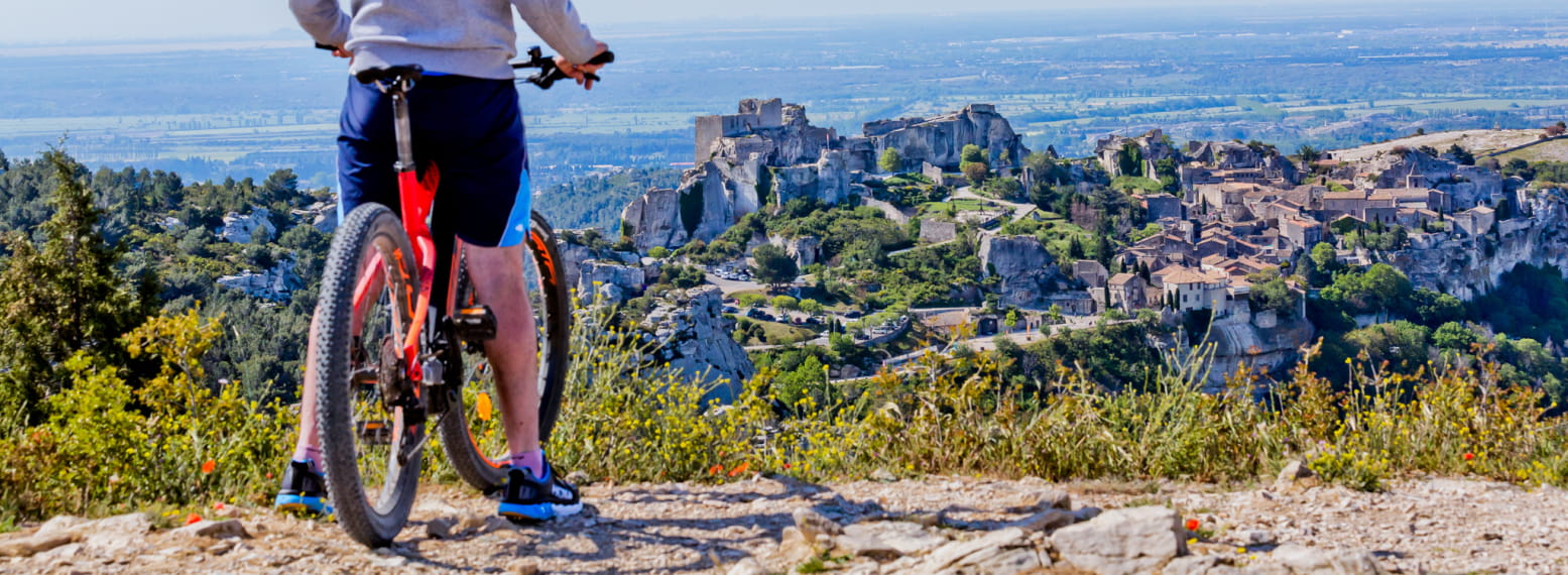 Balade à vélo avec vue sur les Alpilles