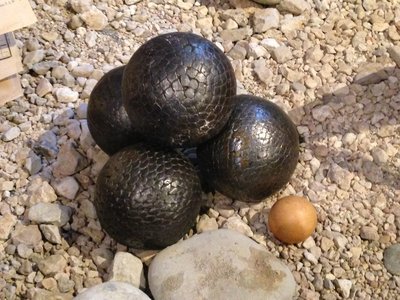 Boules cloutées