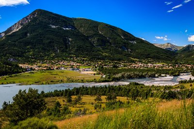Vue du village de Saint-André-les-Alpes