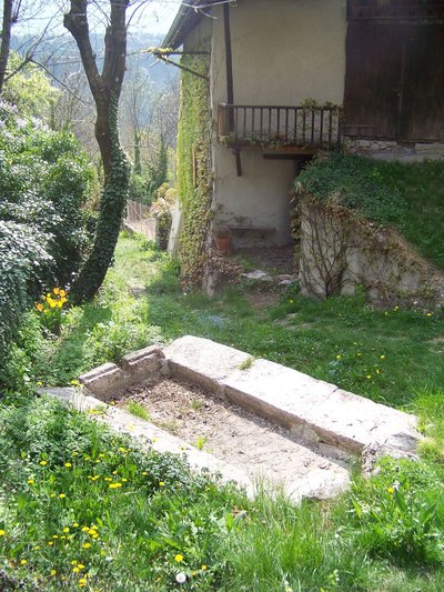 Fontaine, hameau de la Font, Eygliers