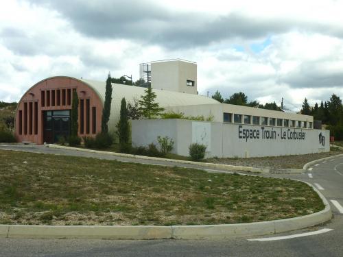 Bâtiment Le Corbusier - Plan d'Aups Sainte Baume