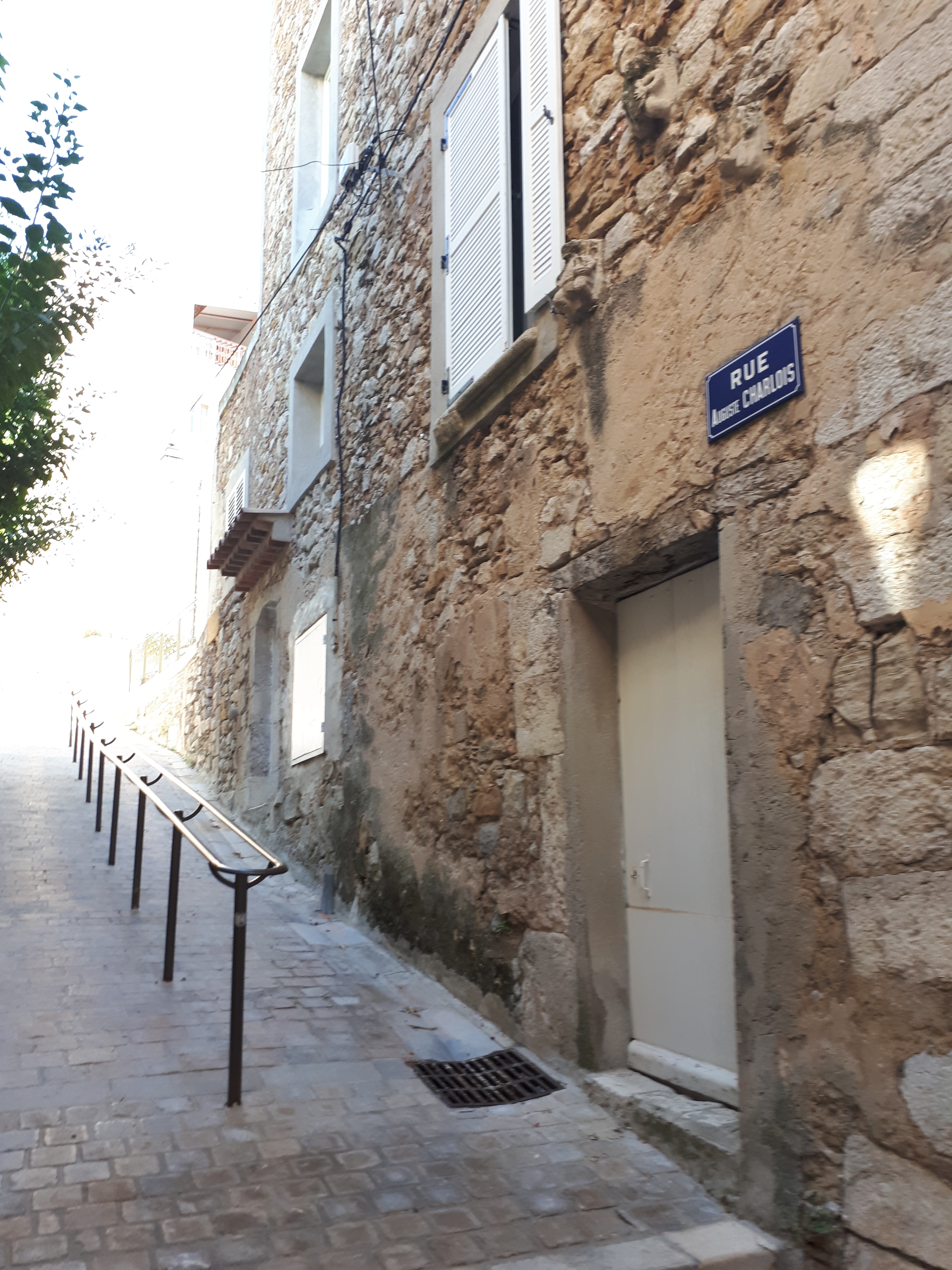 Bas Rue Auguste Charlois