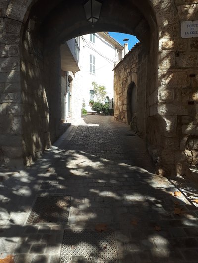 Rue de la Colle par la porte de La Colle