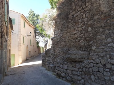 Rue du Jeu de Paume et remparts