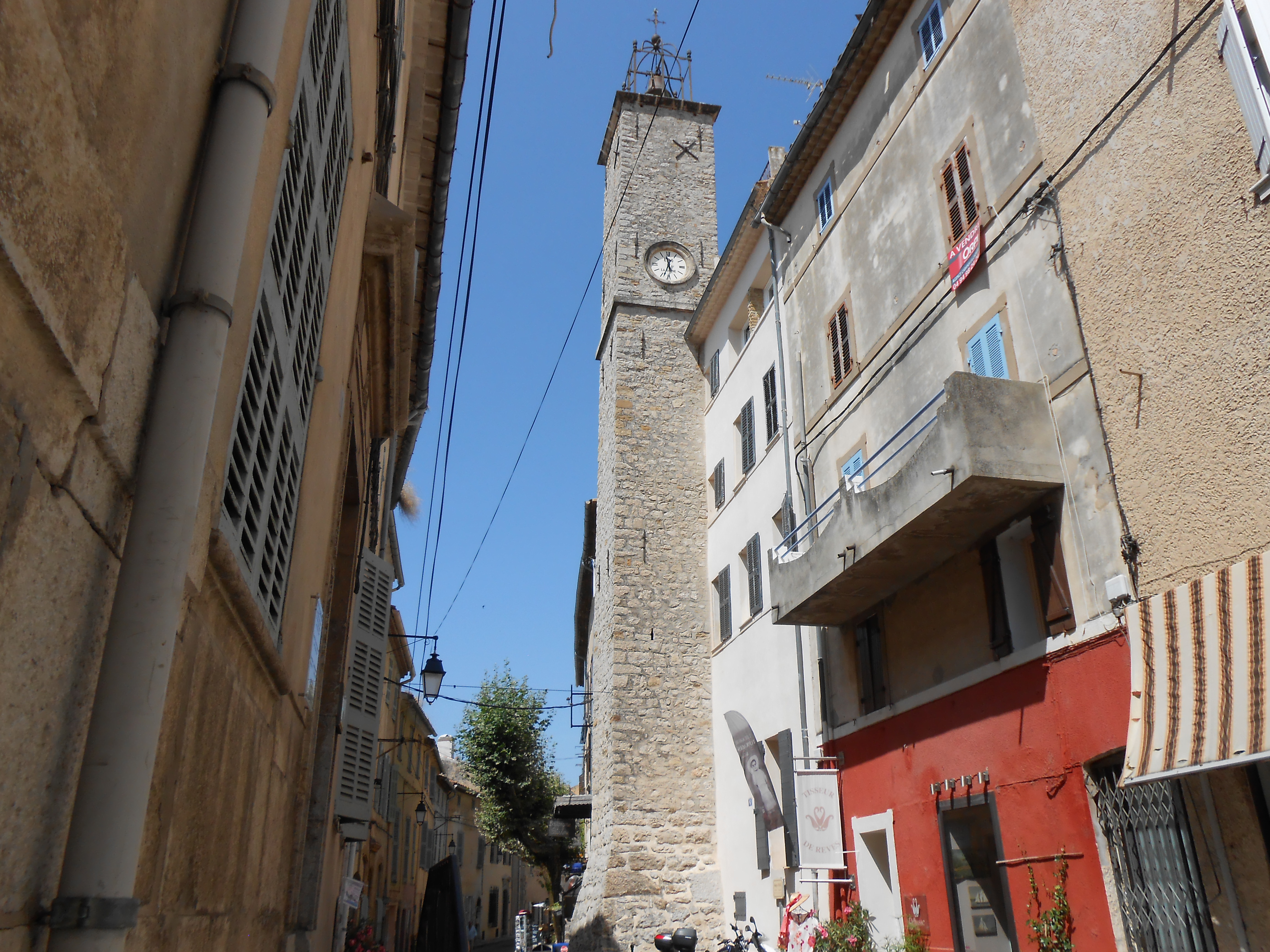 côté Tour de l'Horloge