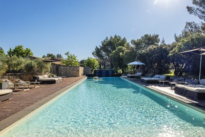 Domaine La Pierre Blanche_Eygalières_piscine
