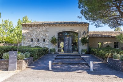 Hôtel Domaine La Pierre Blanche Eygalières entrée