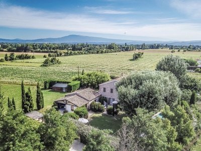 Vue Aérienne du Mas avec vue sur le Ventoux