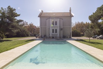 Parc de 5000m2 pour une détente sous le soleil de Camargue