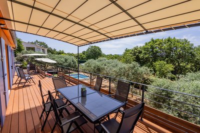 Terrasse du gîte l'Oliveraie