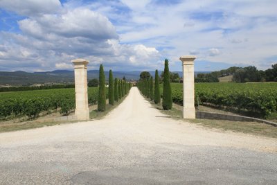 Entrée du Domaine Girod