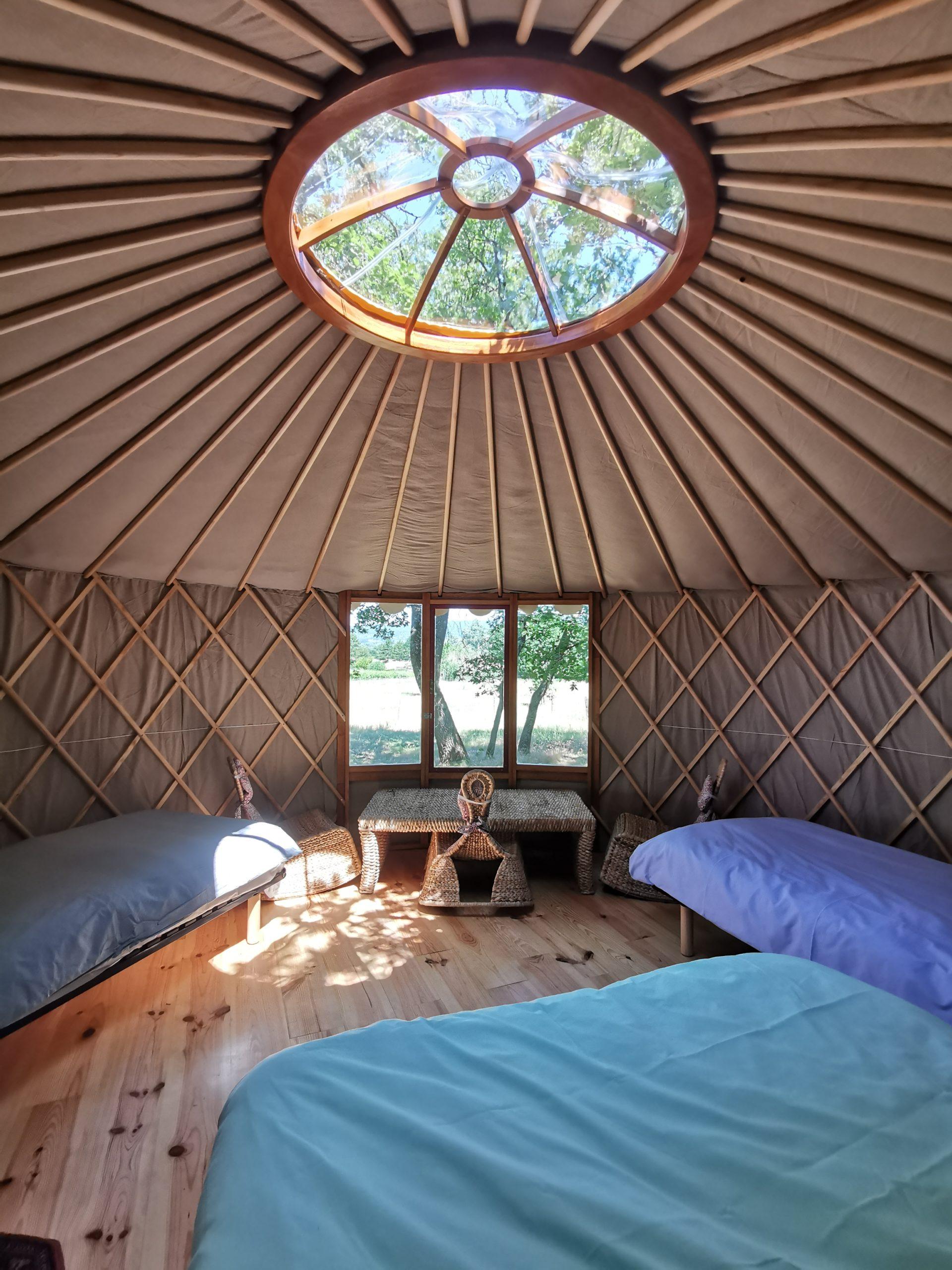 Hébergements insolites au Camping les Boudougnes_Oppède