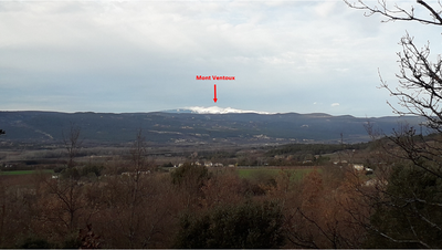 Ventoux enneigé au loin