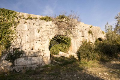 Arches du pont aqueduc de Sumian