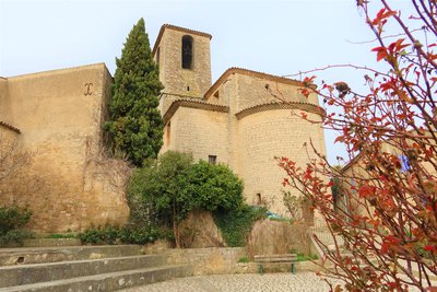 Église Saint Jean-Baptiste depuis la place Gilbert Plat