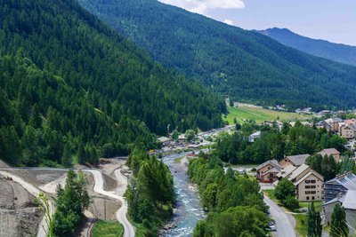 Vue du Guil depuis la route du Lombard.