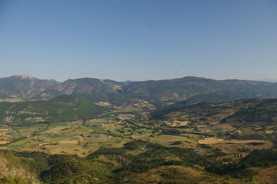 Le village de Lachau vu depuis la Tour du Riable