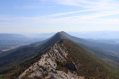 L'adret et l'ubac de la crête de Chabre