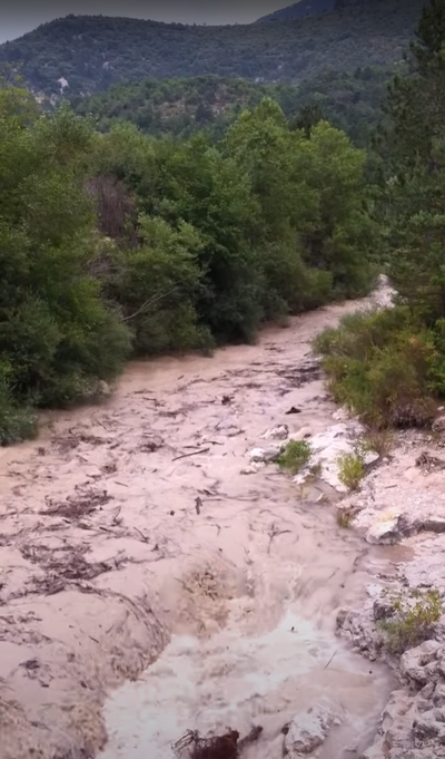 Crue du Toulourenc au pont de Veaux en 2013