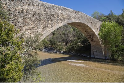 Le pont Saint-Michel d'Entrechaux
