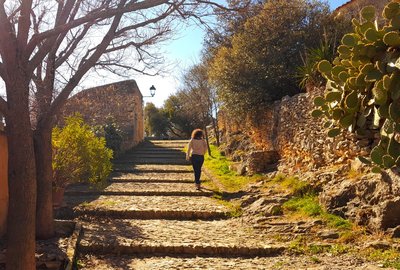 Calade entre la rue de la Combe et l'esplanade des moulins
