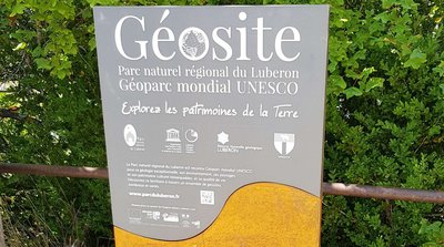Panneau label Géoparc mondial UNESCO