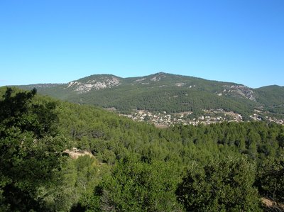 La montagne de Regagnas depuis Saint-Zacharie