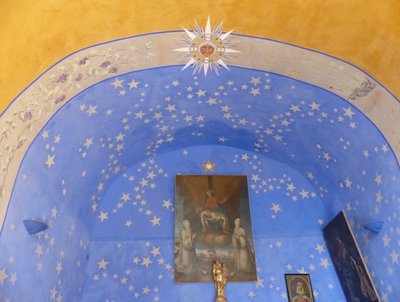 L'intérieur de la chapelle