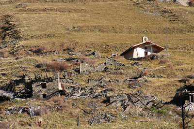 Les ruines de la Montette et sa chapelle restaurée