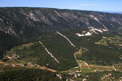 Cuestas du flanc nord du Petit Luberon