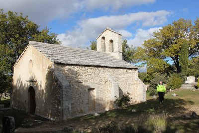 La chapelle Sainte-Marie sur les hauteurs de Buoux