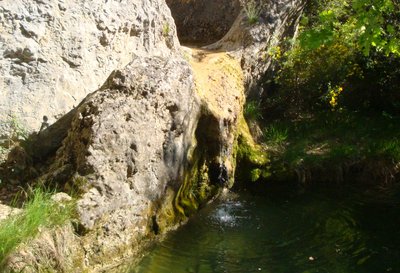Tuf au fond des gorges