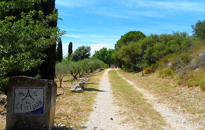 Entrée du mas de Castillon