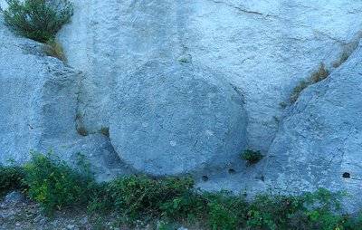 La meule inachevée