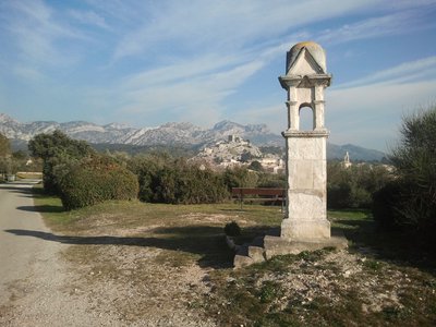 Vue sur Aureille depuis l'oratoire