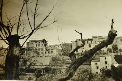 Gordes bombardé