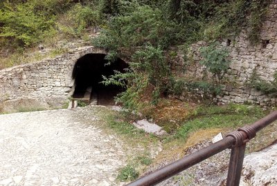 Entrée de la source de Fontvérance
