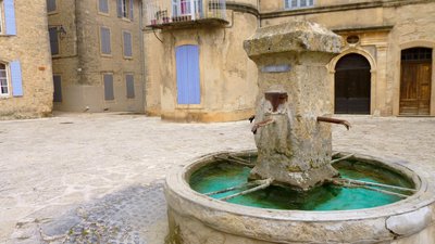 La fontaine aux Bartavelles
