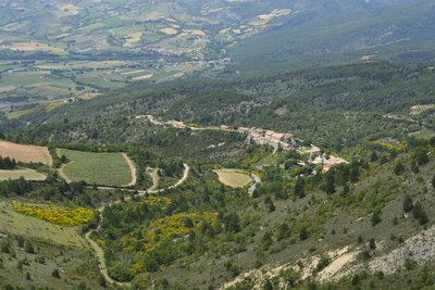 Vue du village de Poët-Sigillat depuis le Col d'Ambonne