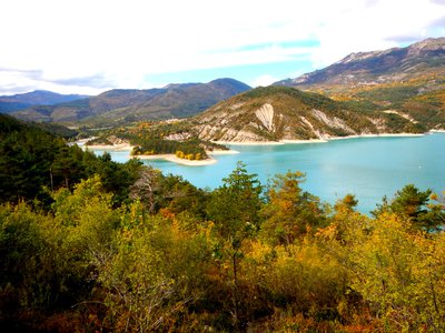 Vue sur le lac de Castillon