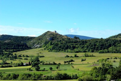 La plaine et la chapelle Saint André