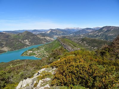 Vue sur Saint-Julien du Verdon et le Pidanoux