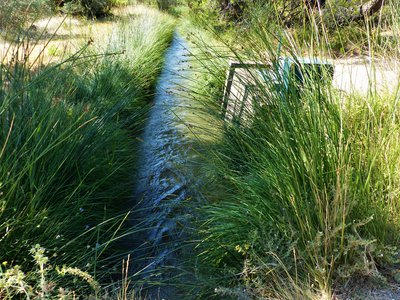Canal de la vallée des Baux