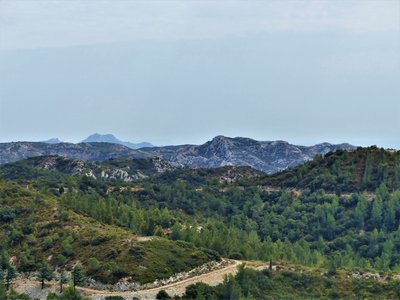 Vue sur l'ouest des Alpilles et les Opies