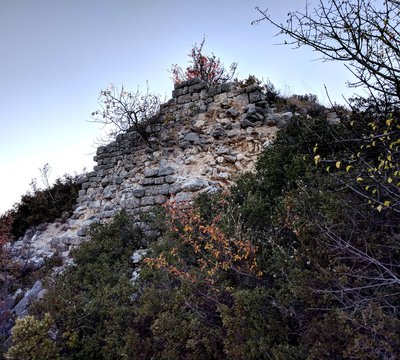 Vestiges du chateau d'Ubrieux