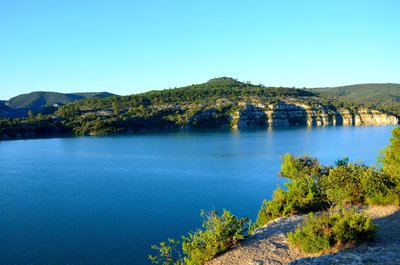 L'ENS la Barade vue depuis la rive droite