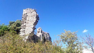Ruines du château de Montfuron