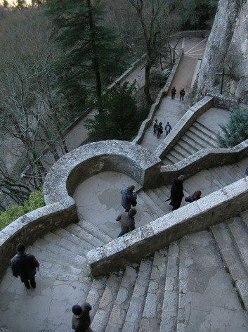 La montée à la grotte de Sainte Marie-Madeleine