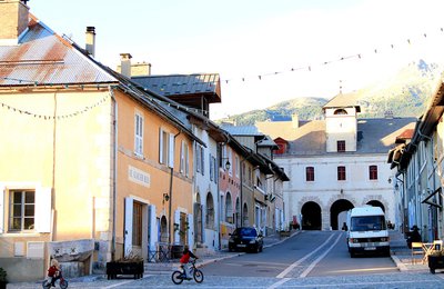 La rue Catinat et le Pavillon de l'horloge