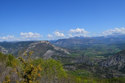 Paysages de marnes dans la vallée du Buëch © Pauline Amberg - PNR des Baronnies Provençales